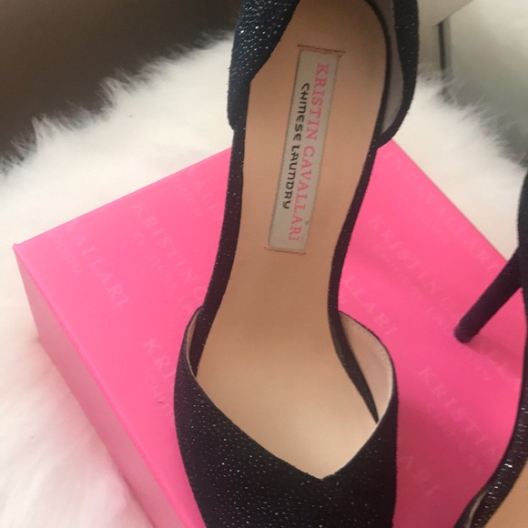 Black heels - Picture 3 of 3